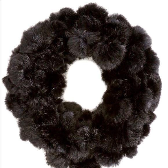 🔥NWT $365 ADRIENNE LANDAU BLACK GENUINE RABBIT FUR POM POM SCARF - SOLD OUT! 🔥 - Picture 2 of 8